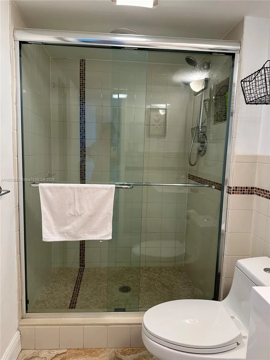 100 Bayview Dr, #1405
