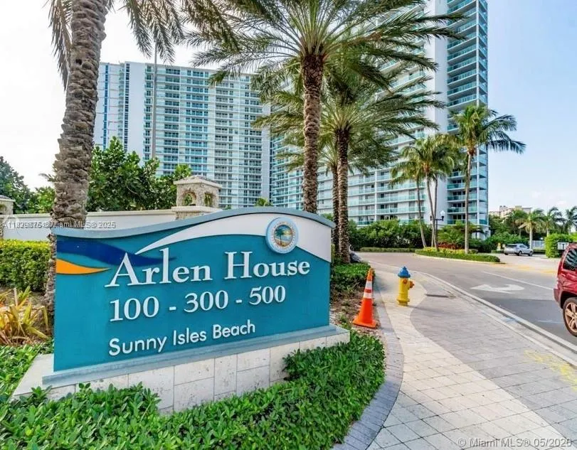100 Bayview Dr, #1405