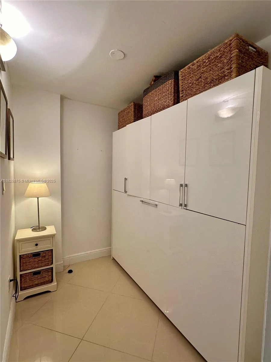 100 Bayview Dr, #1405