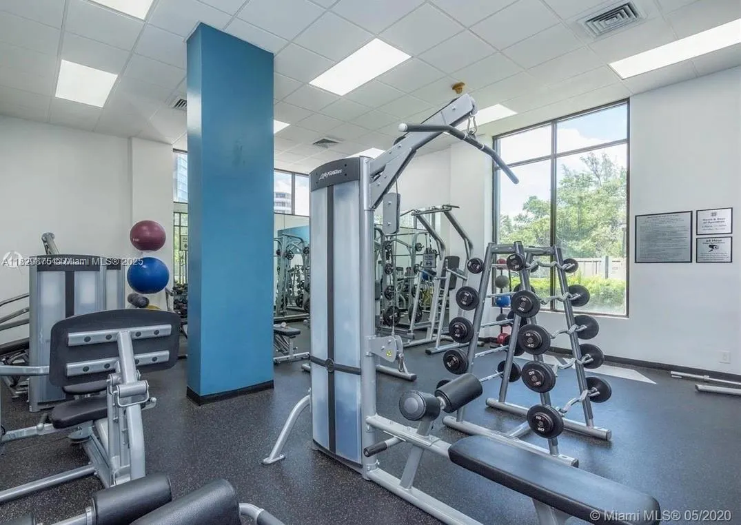 100 Bayview Dr, #1405