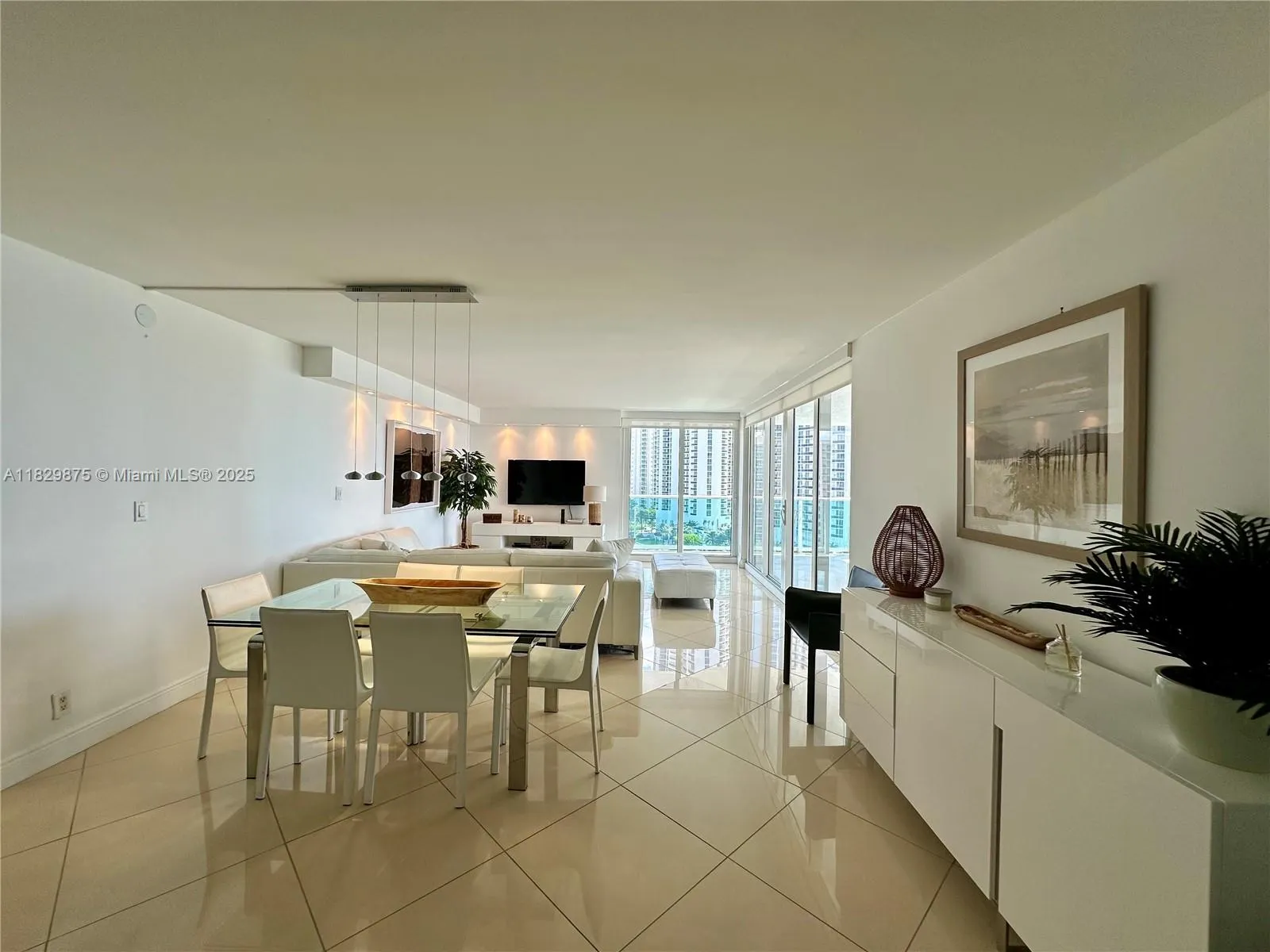 100 Bayview Dr, #1405