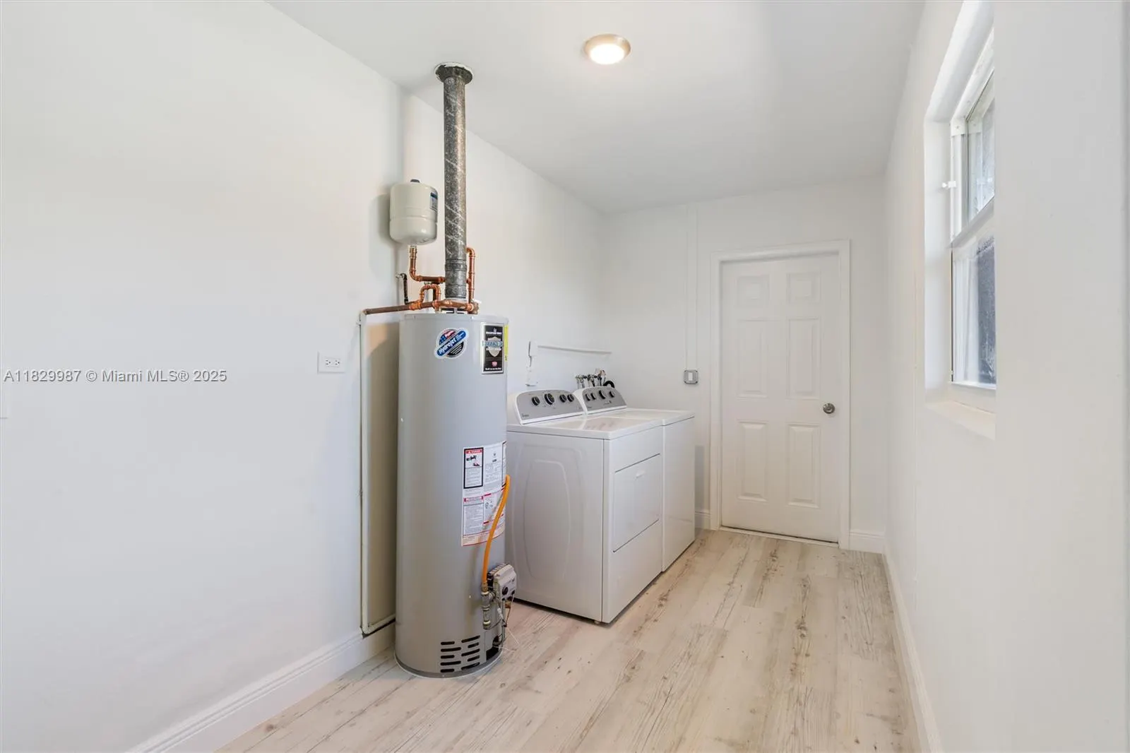 321 SE 4th St