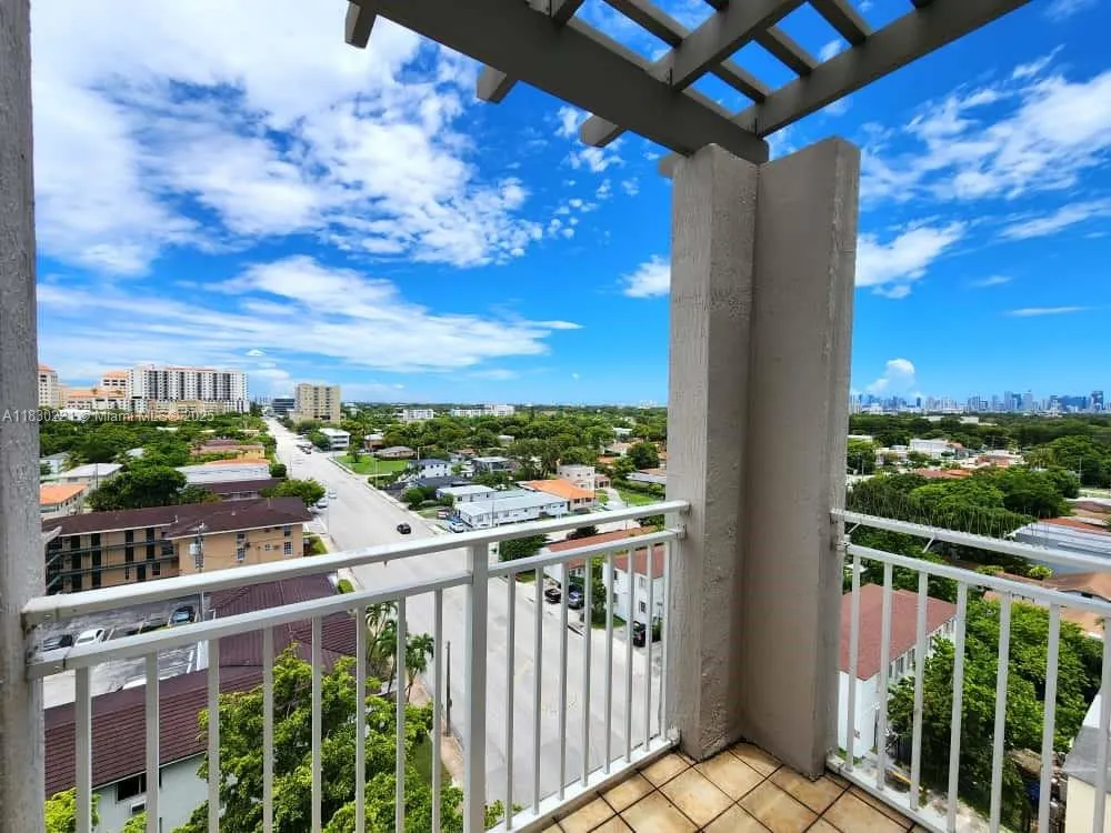50 Menores Ave, #832