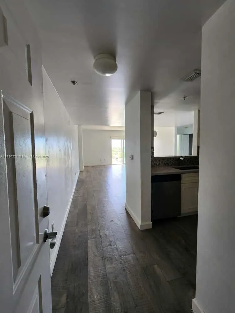 50 Menores Ave, #832