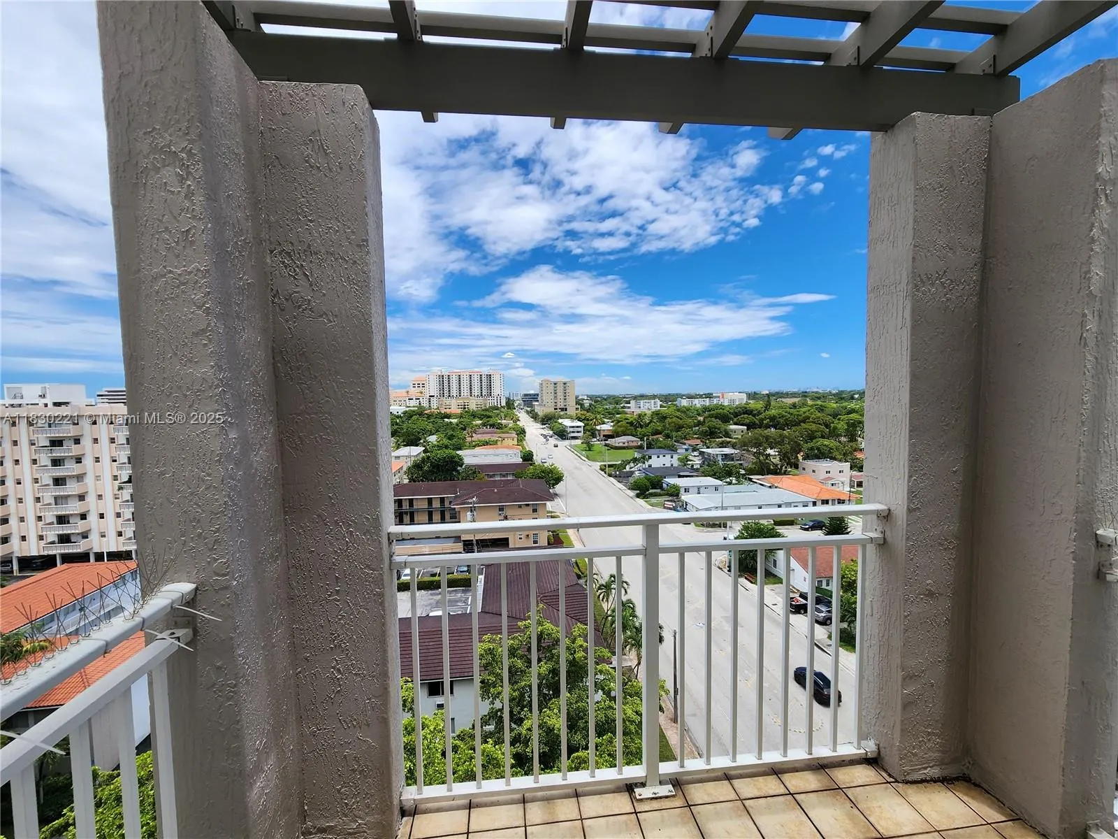 50 Menores Ave, #832
