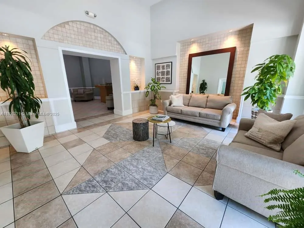 50 Menores Ave, #832