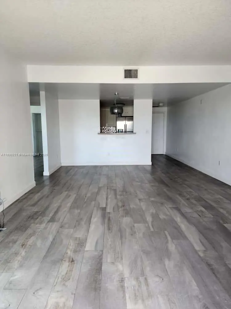 50 Menores Ave, #832