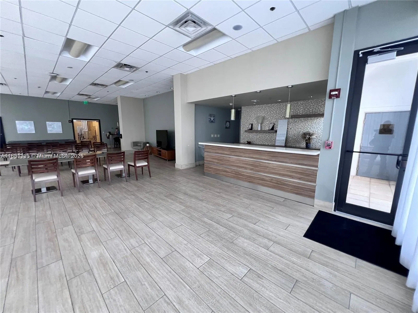 9511 Collins Ave, #1502