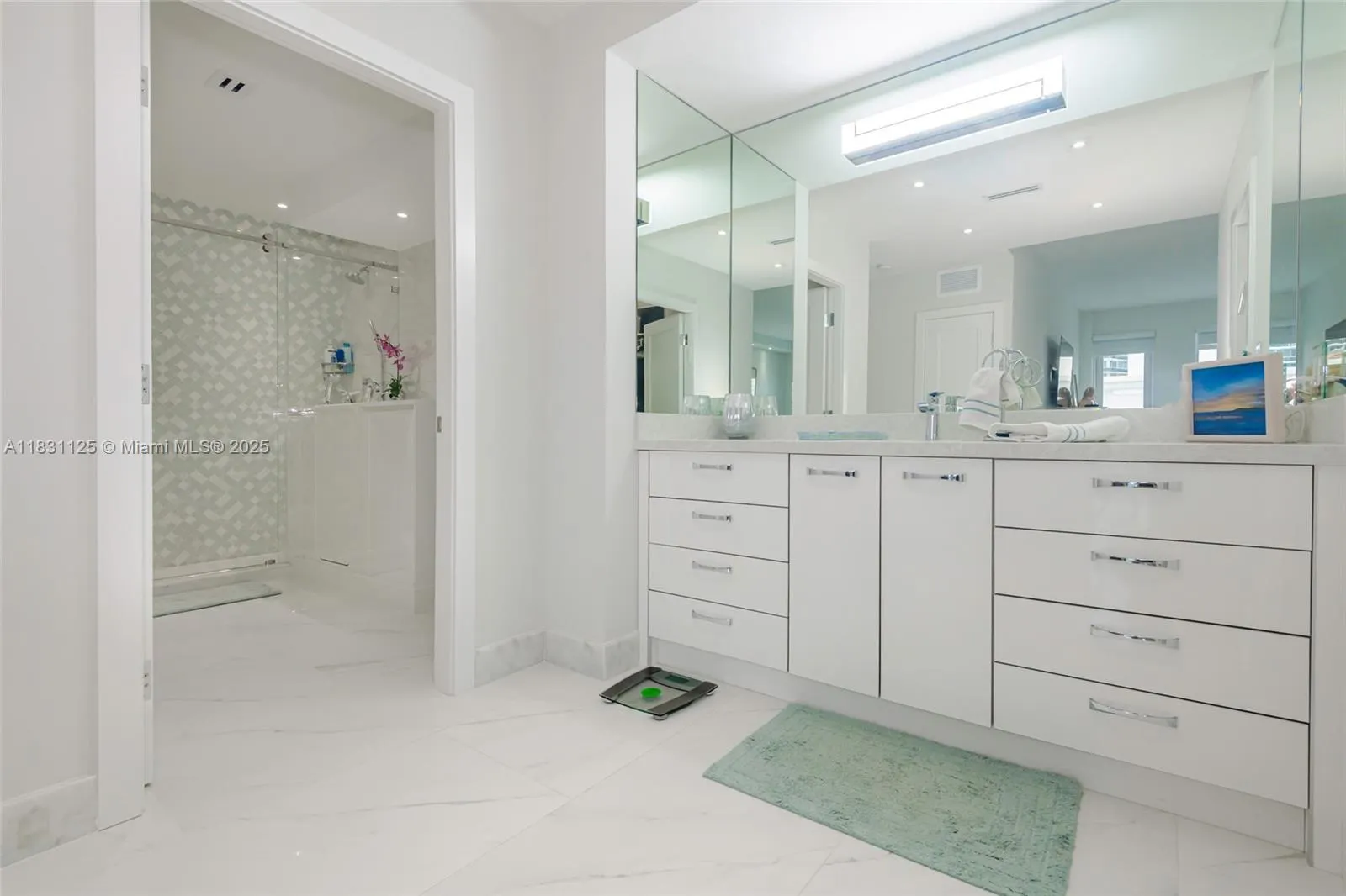 9511 Collins Ave, #1502