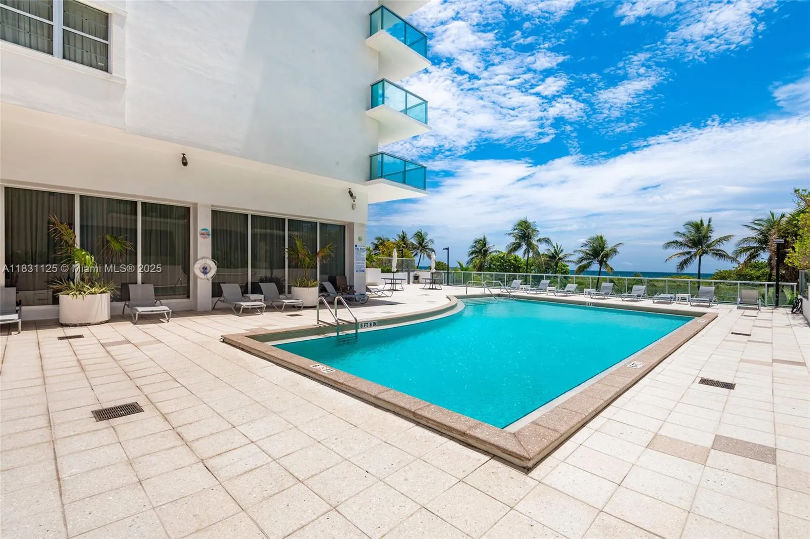 9511 Collins Ave, #1502