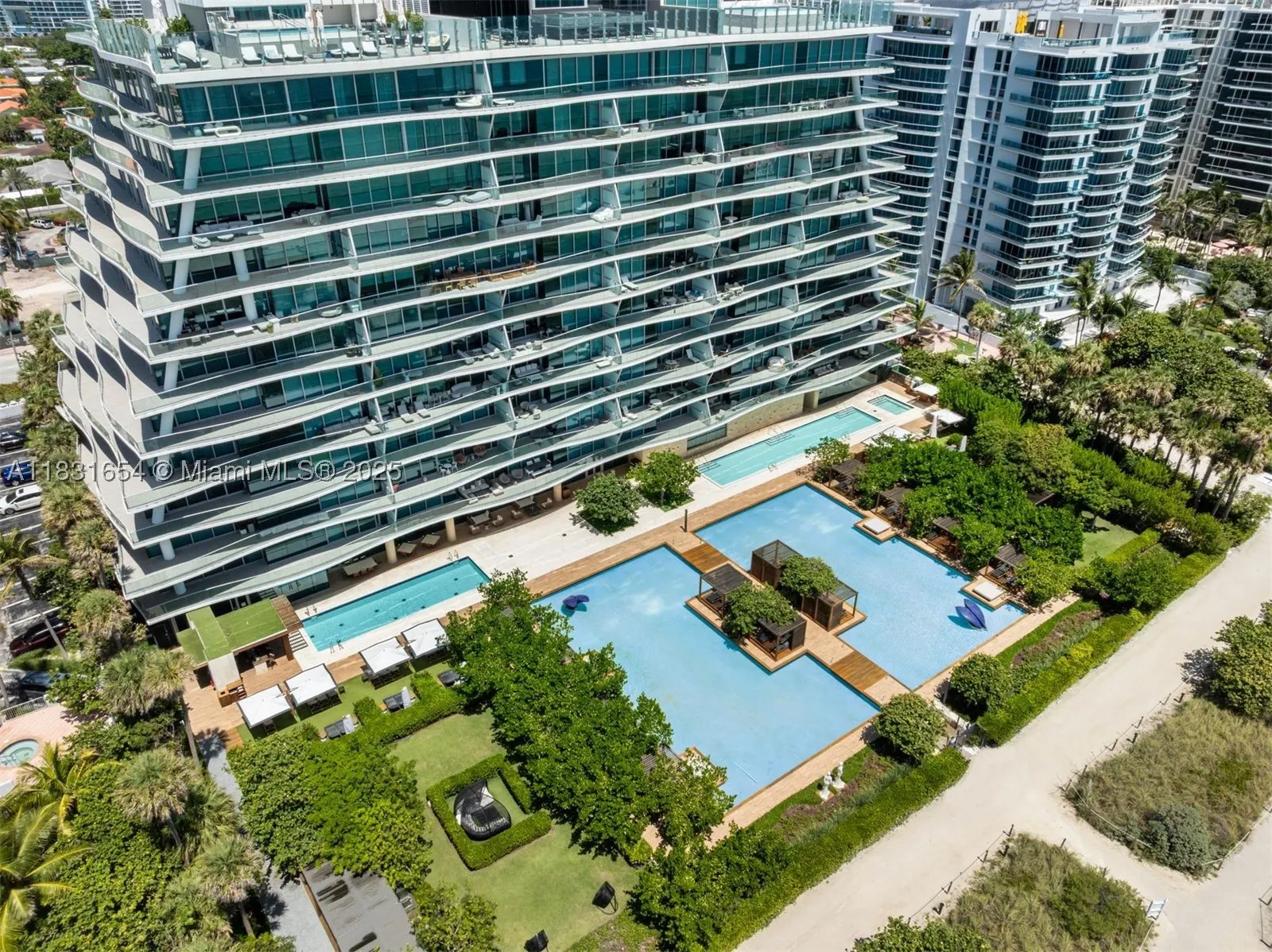 9349 Collins Ave #1101