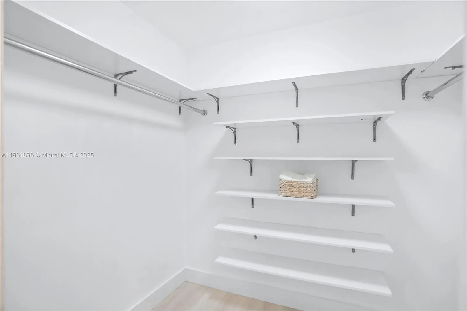 7829 La Mirada Dr
