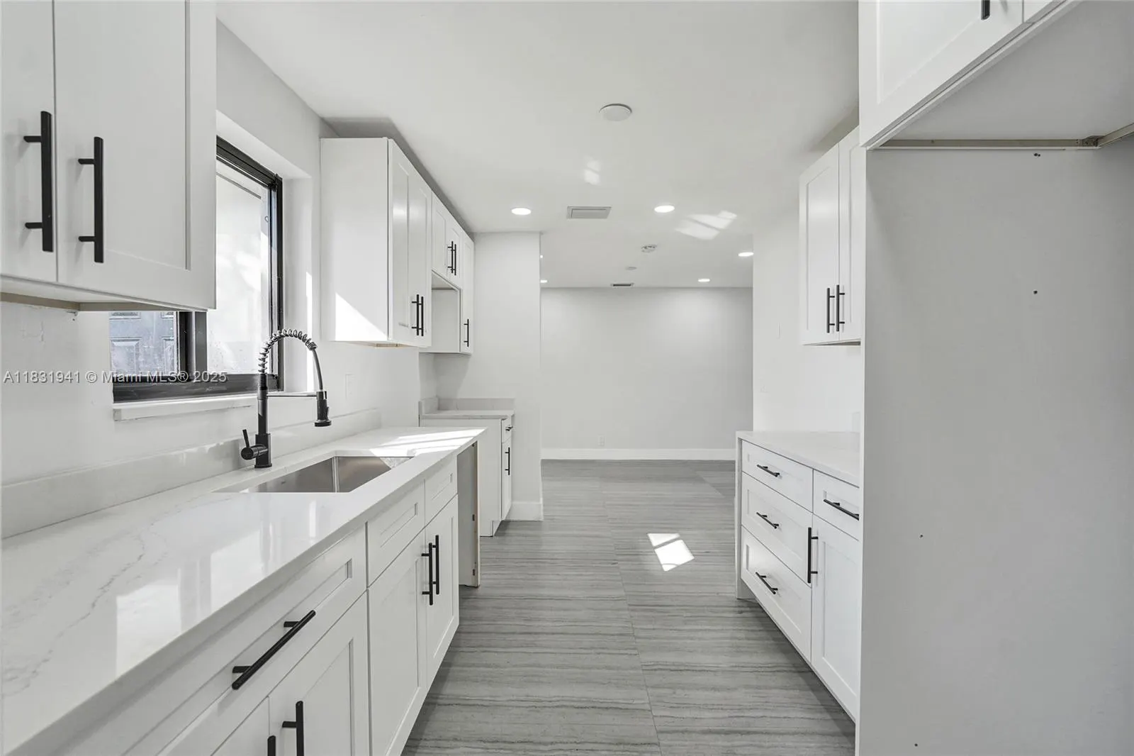 212 SW 11th Ave