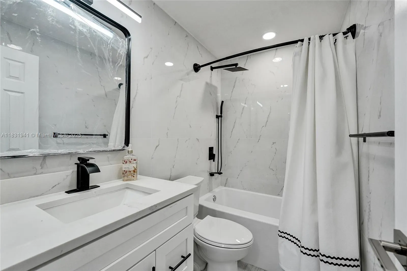 212 SW 11th Ave