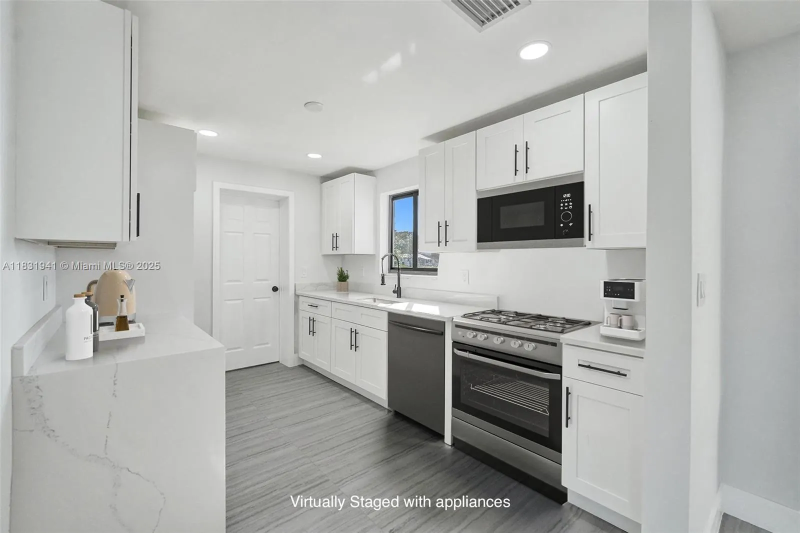 212 SW 11th Ave