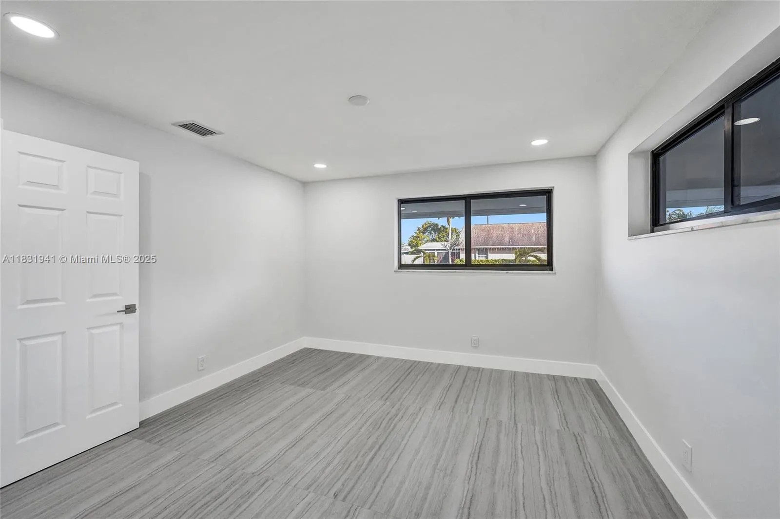 212 SW 11th Ave