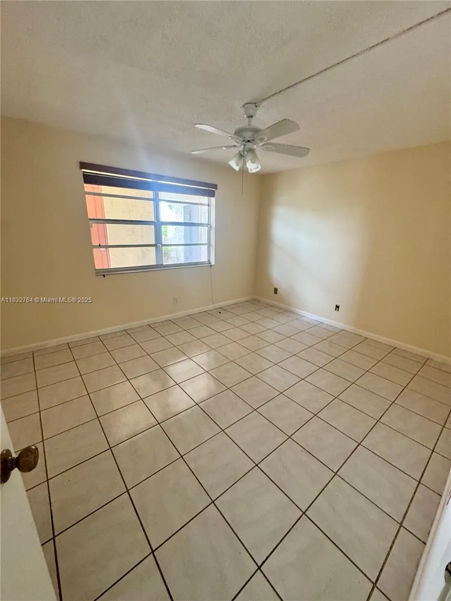 401 SE 3rd St, #405