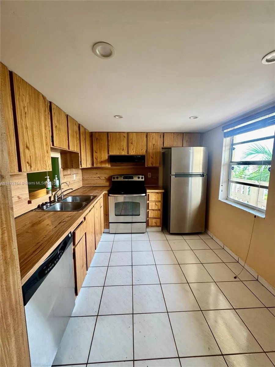 401 SE 3rd St, #405