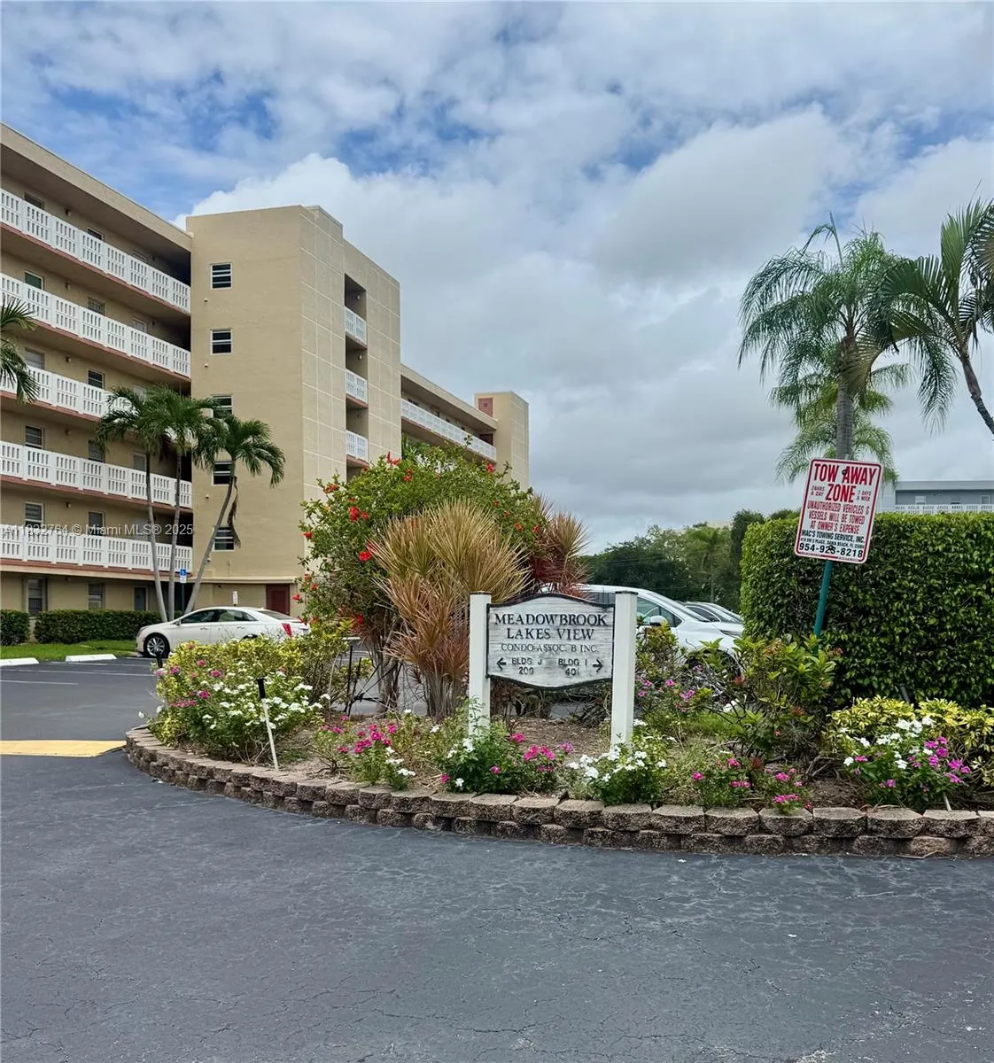 401 SE 3rd St, #405
