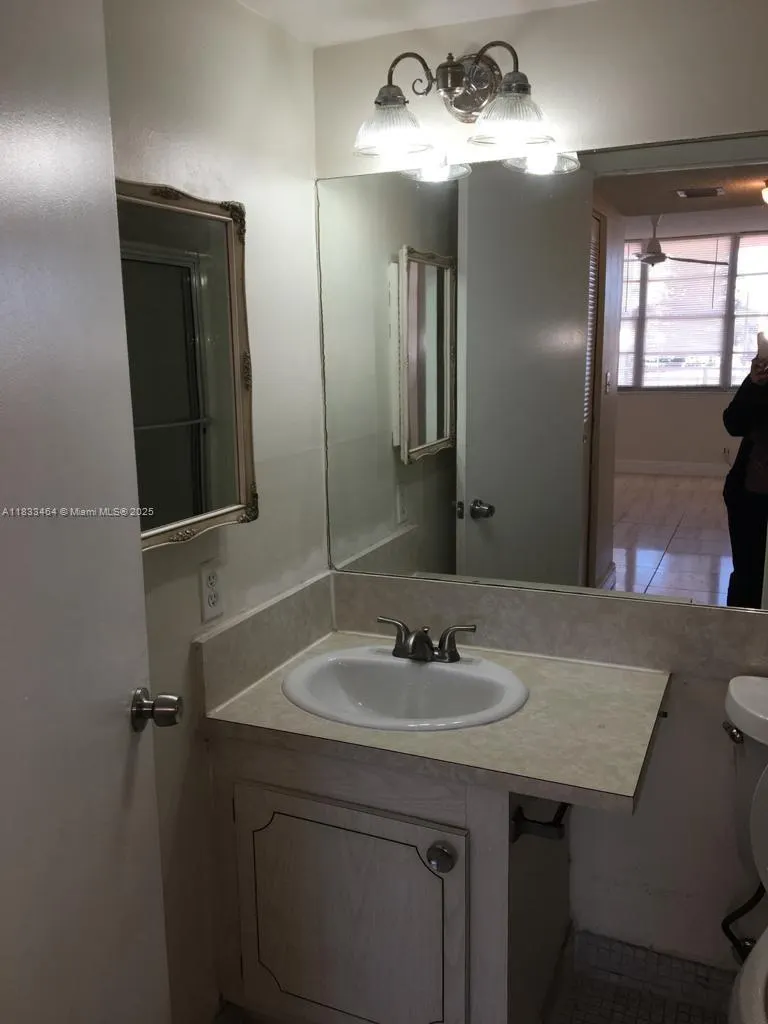2025 NE 164th St, #205