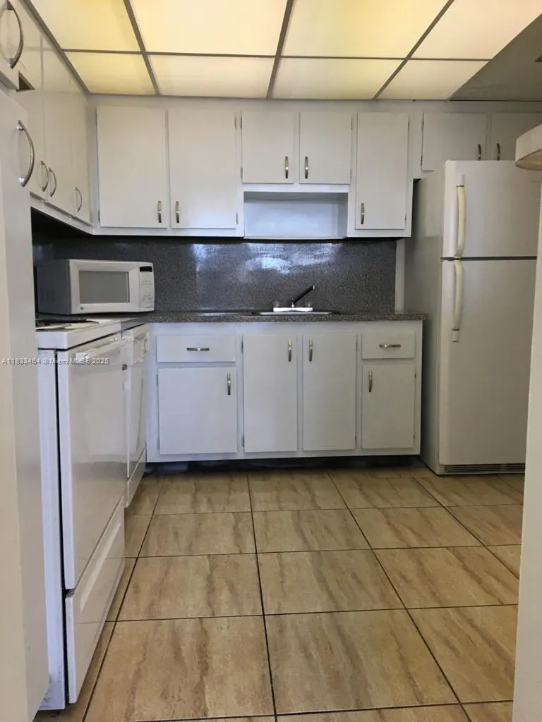 2025 NE 164th St, #205