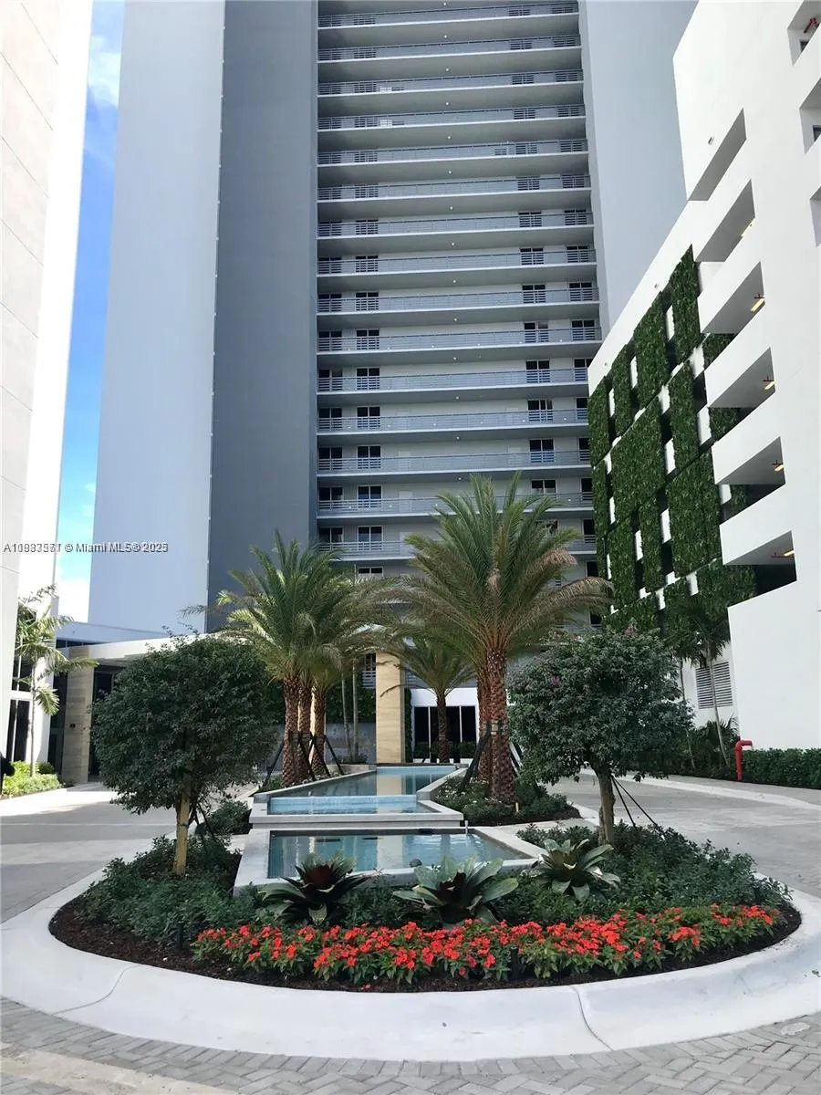 16385 Biscayne Blvd, #2702