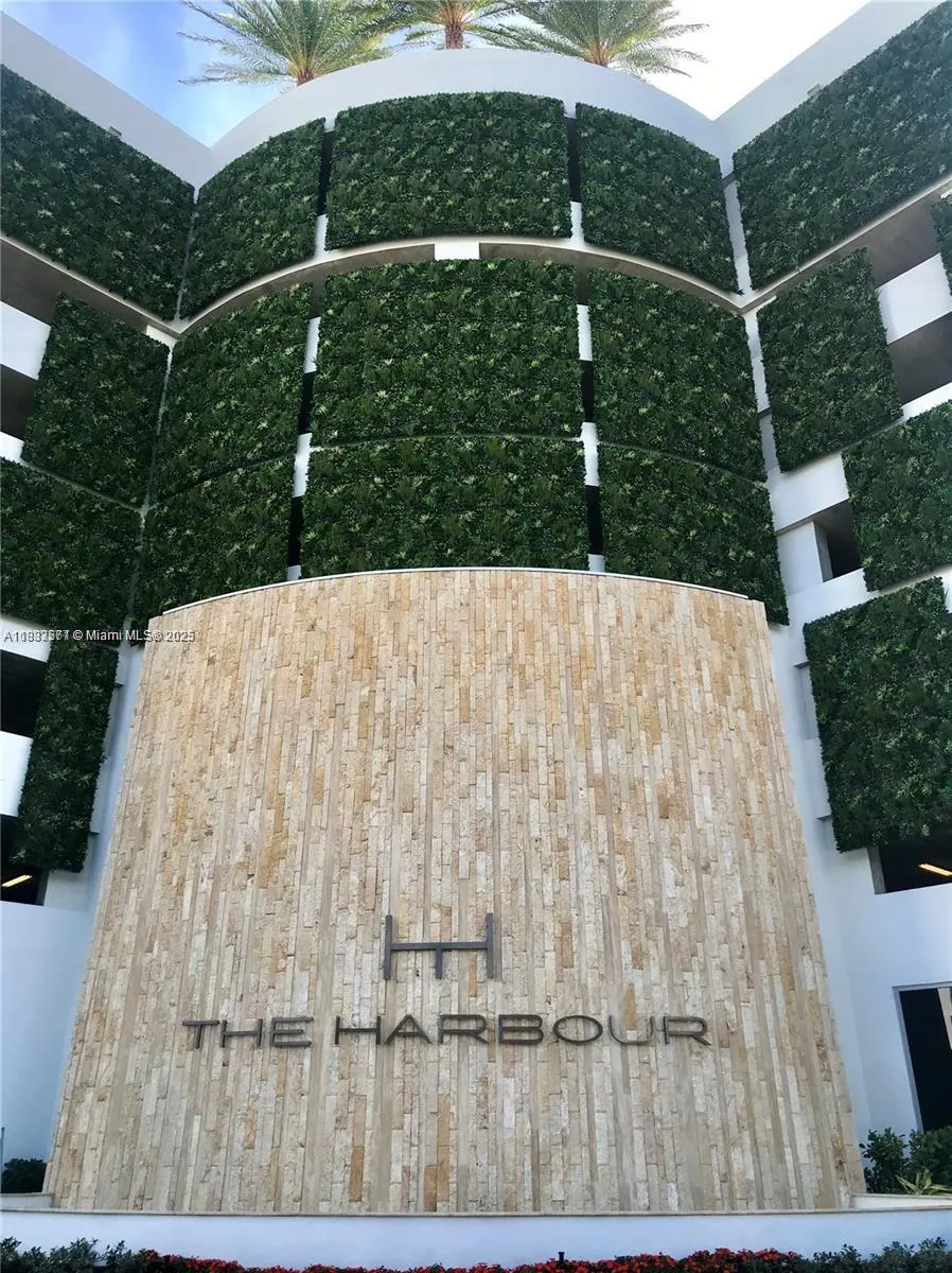 16385 Biscayne Blvd, #2702