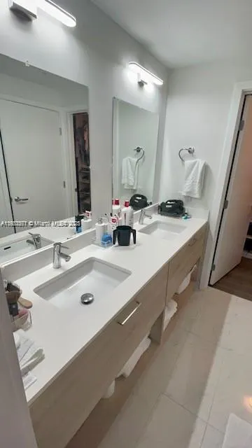 16385 Biscayne Blvd, #2702