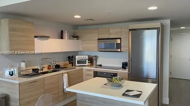 16385 Biscayne Blvd, #2702