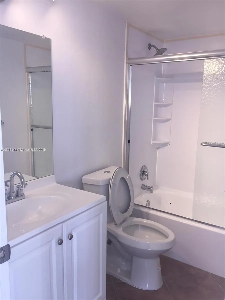 2025 NE 164th St, #516