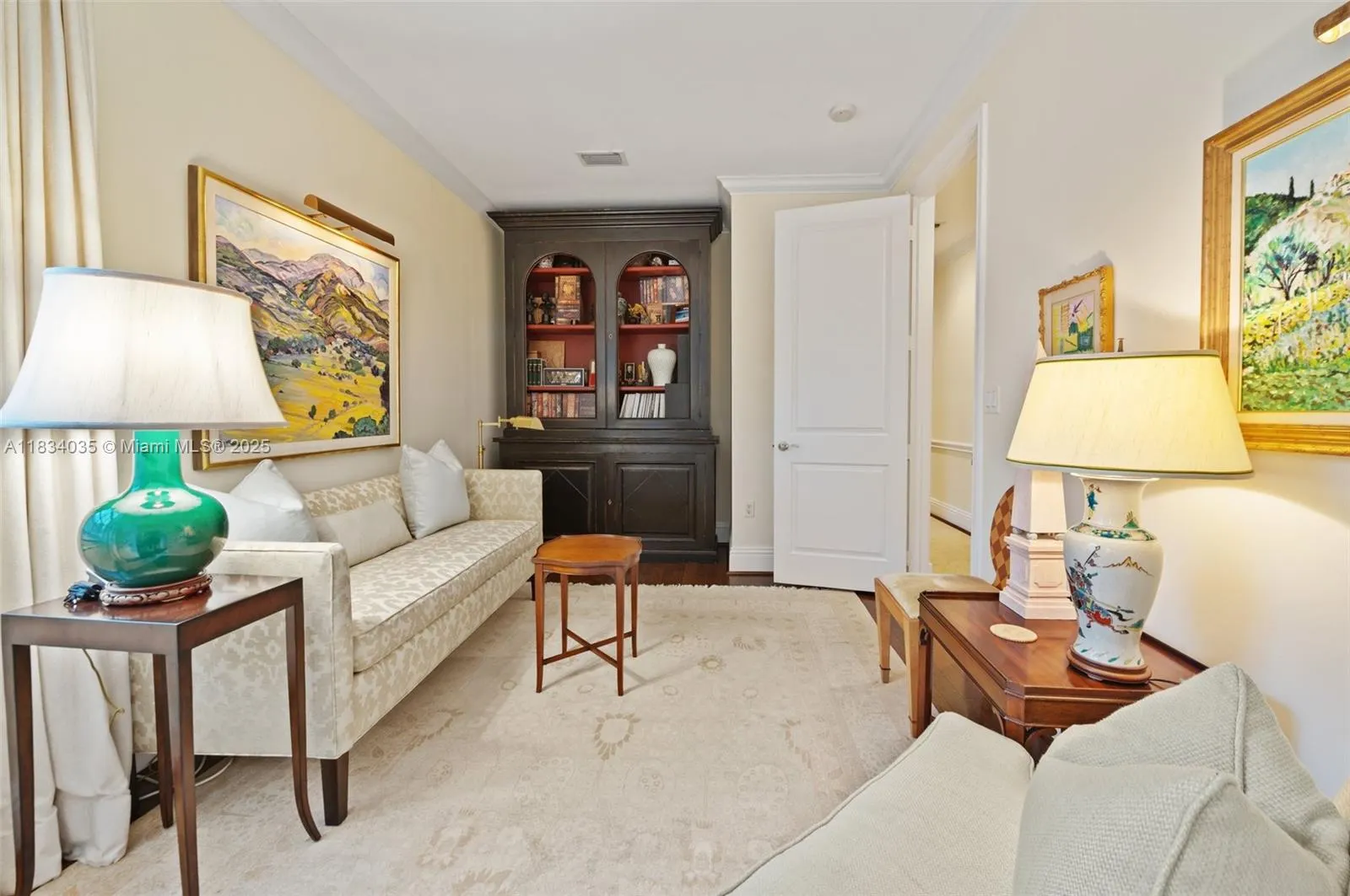 568 Loretto Ave, #11