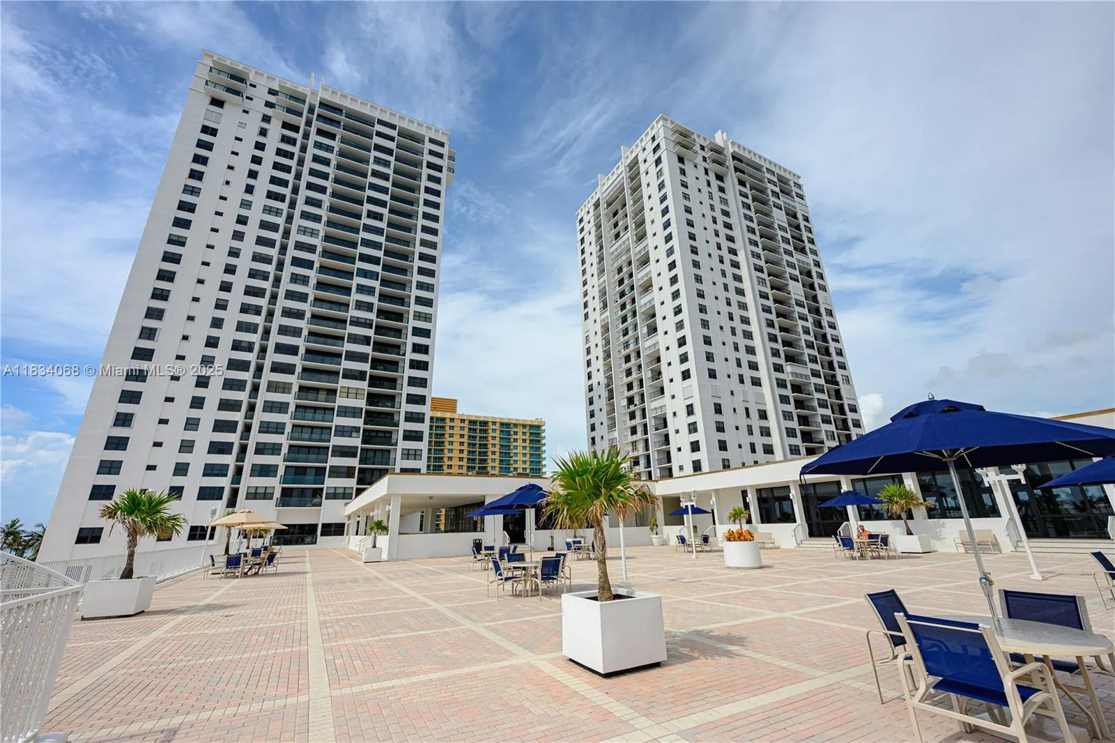 2201 S Ocean Dr, #2202