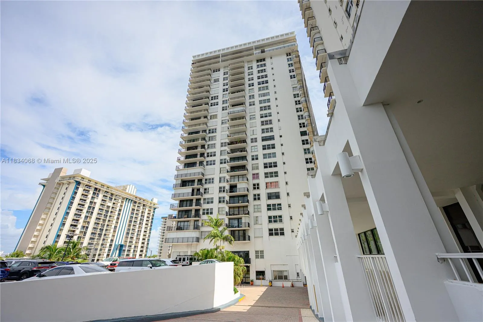 2201 S Ocean Dr, #2202