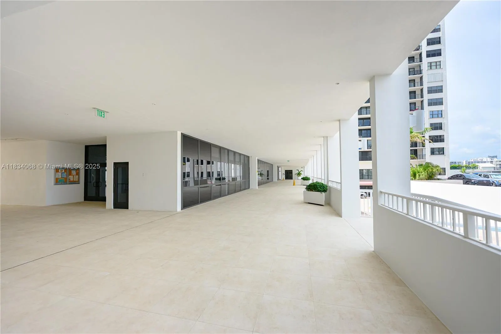 2201 S Ocean Dr, #2202