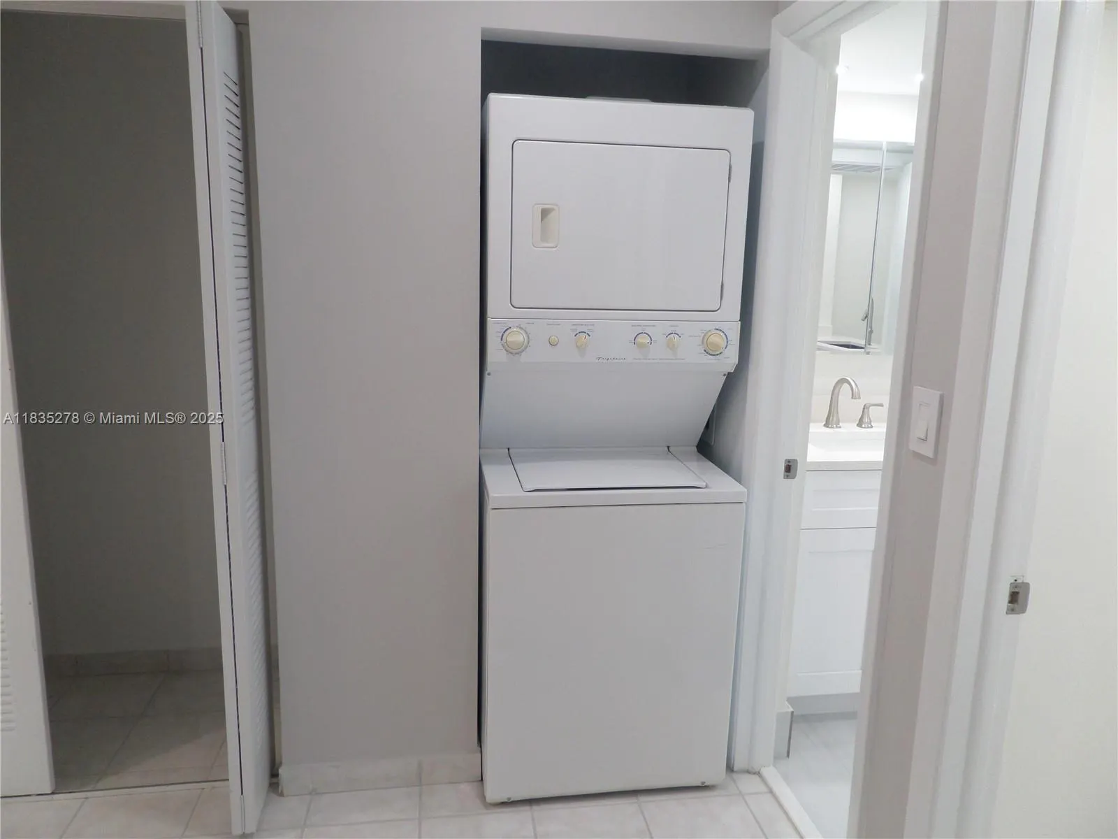 2154 W 60th St, #12215