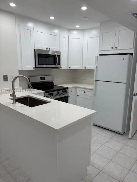 2154 W 60th St, #12215
