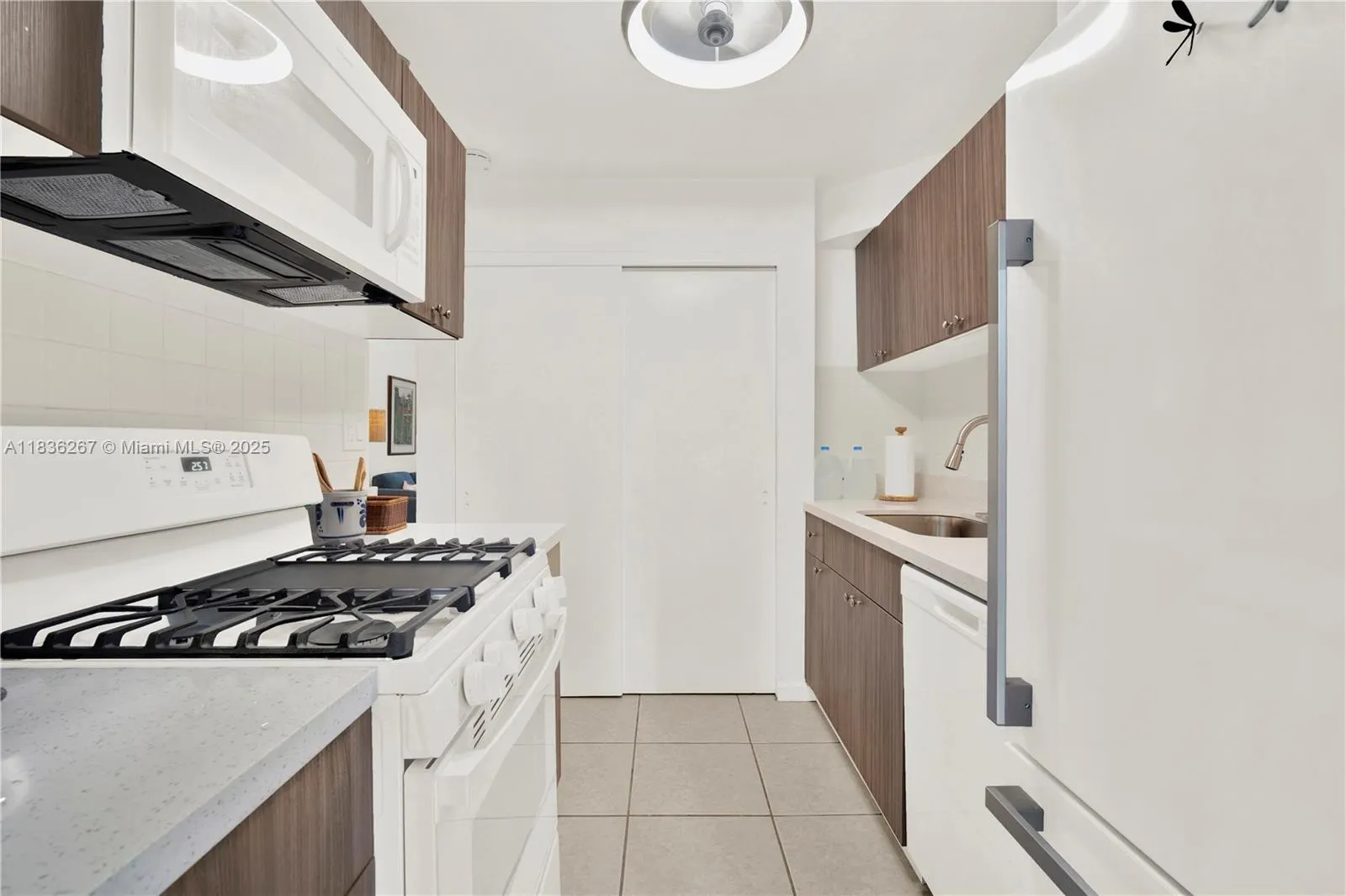 6886 N Kendall Dr, #D102