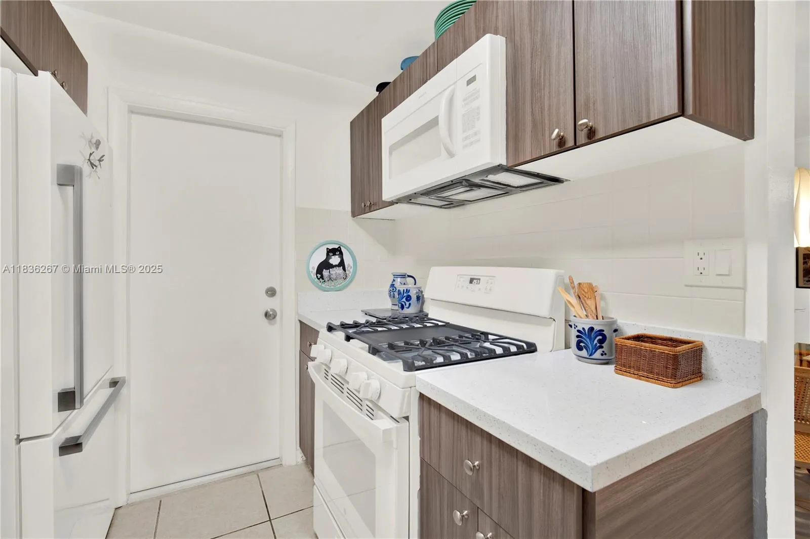 6886 N Kendall Dr, #D102