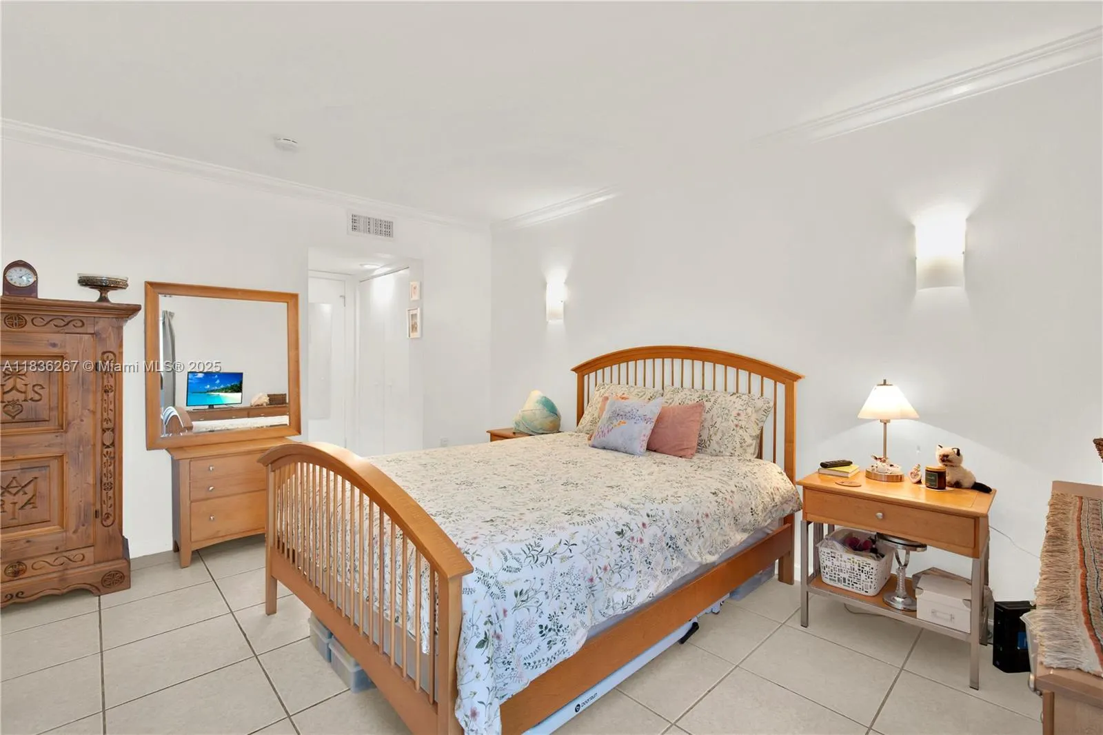 6886 N Kendall Dr, #D102