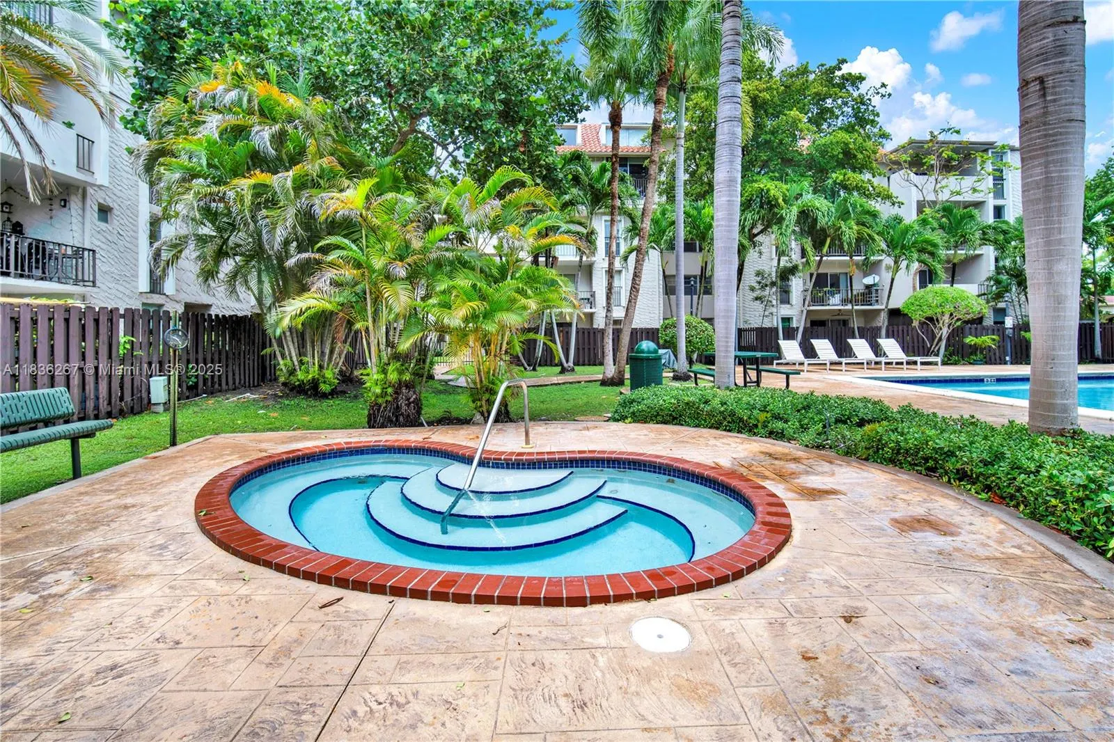 6886 N Kendall Dr, #D102