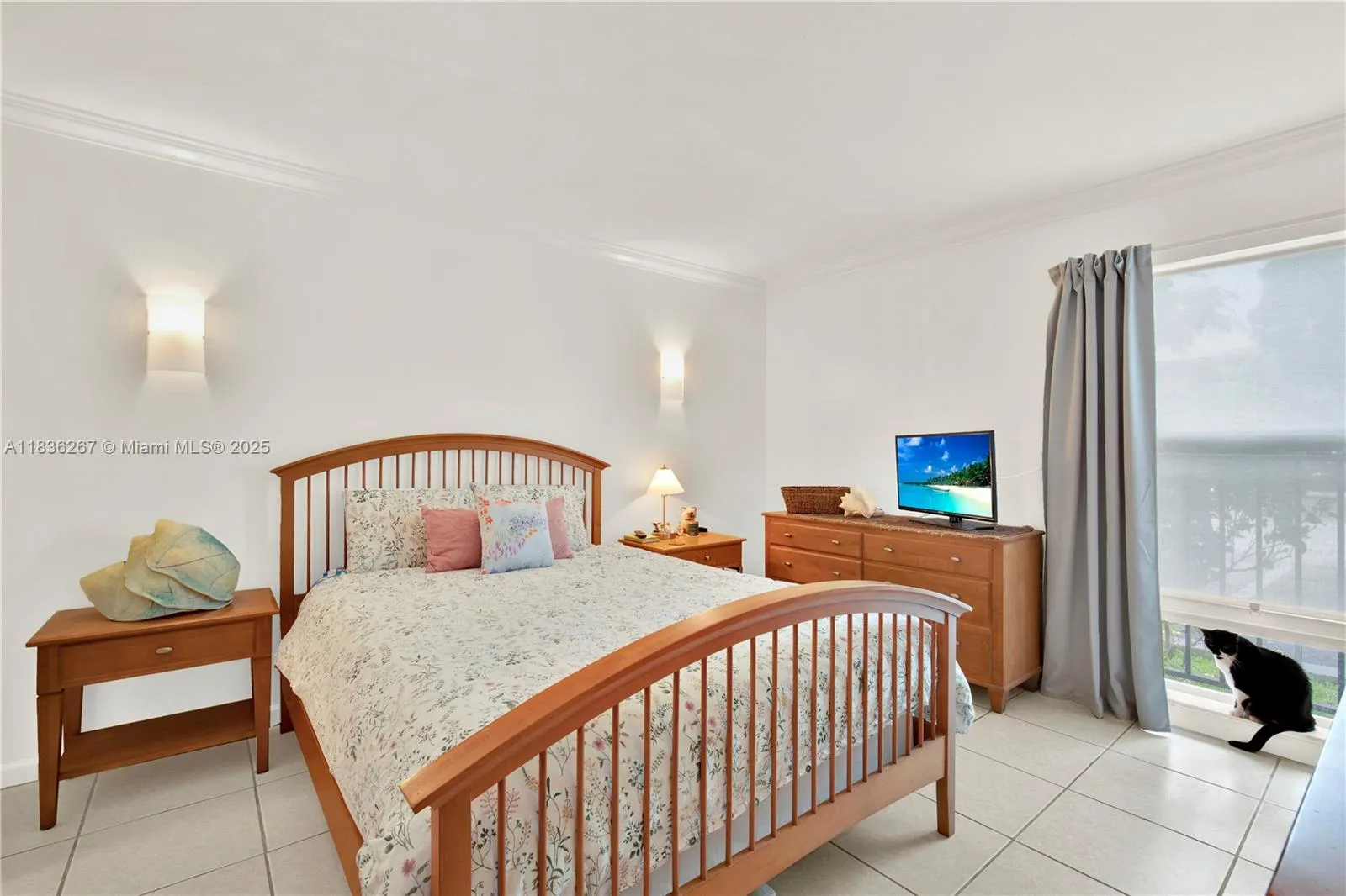 6886 N Kendall Dr, #D102