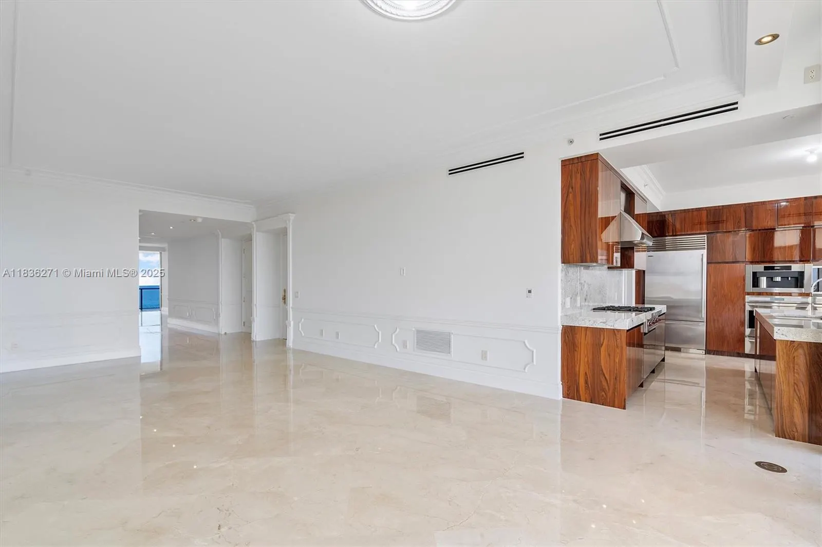 9701 Collins Ave, #802S