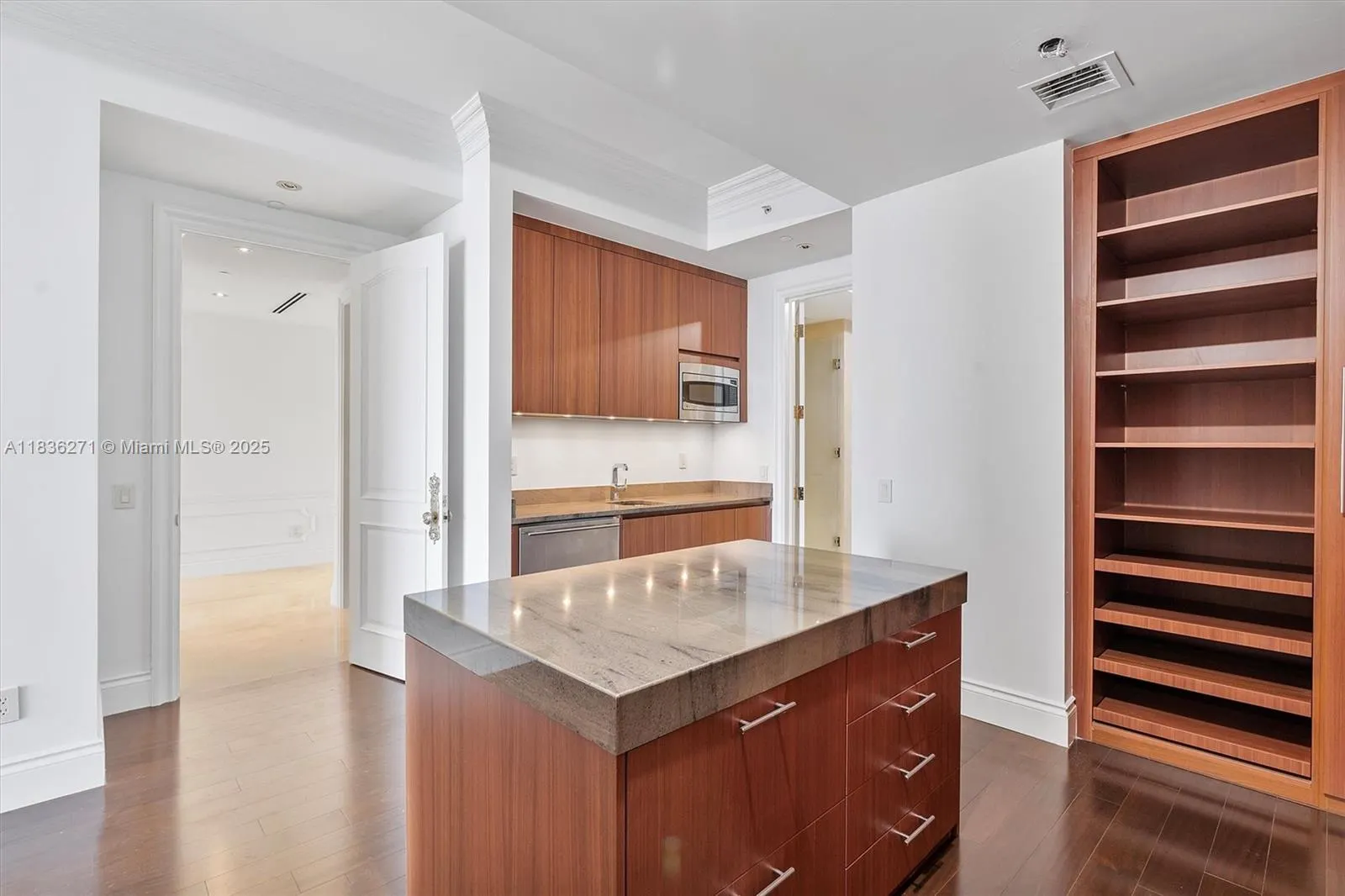 9701 Collins Ave, #802S