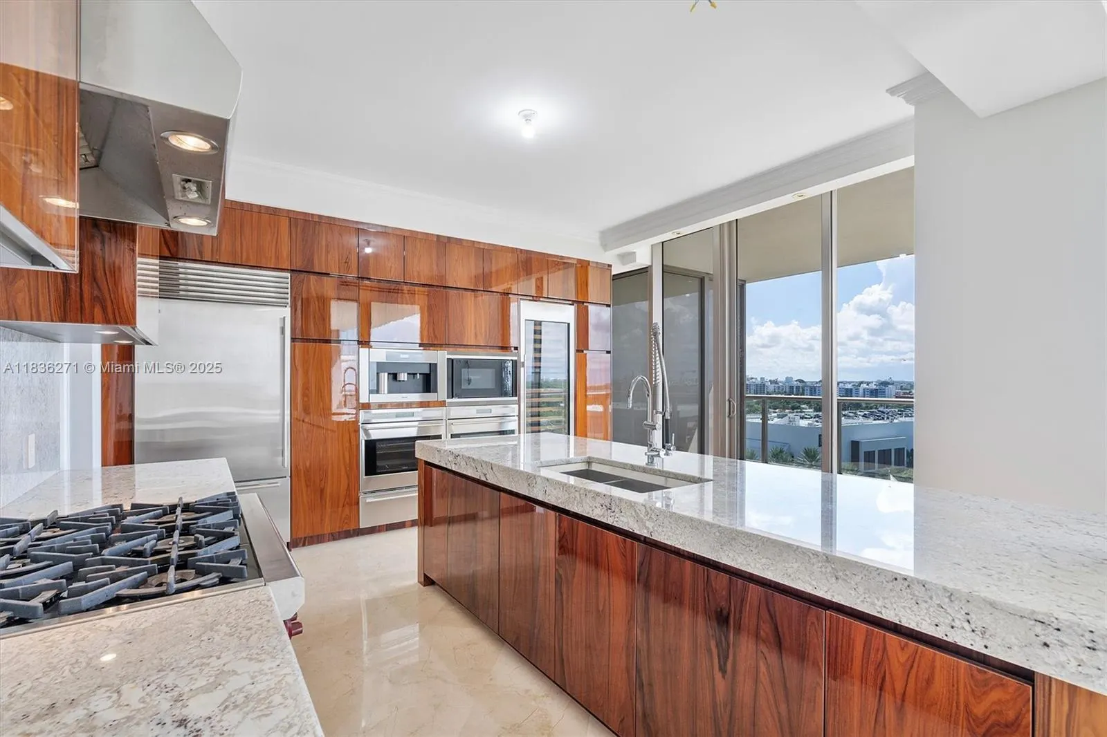 9701 Collins Ave, #802S