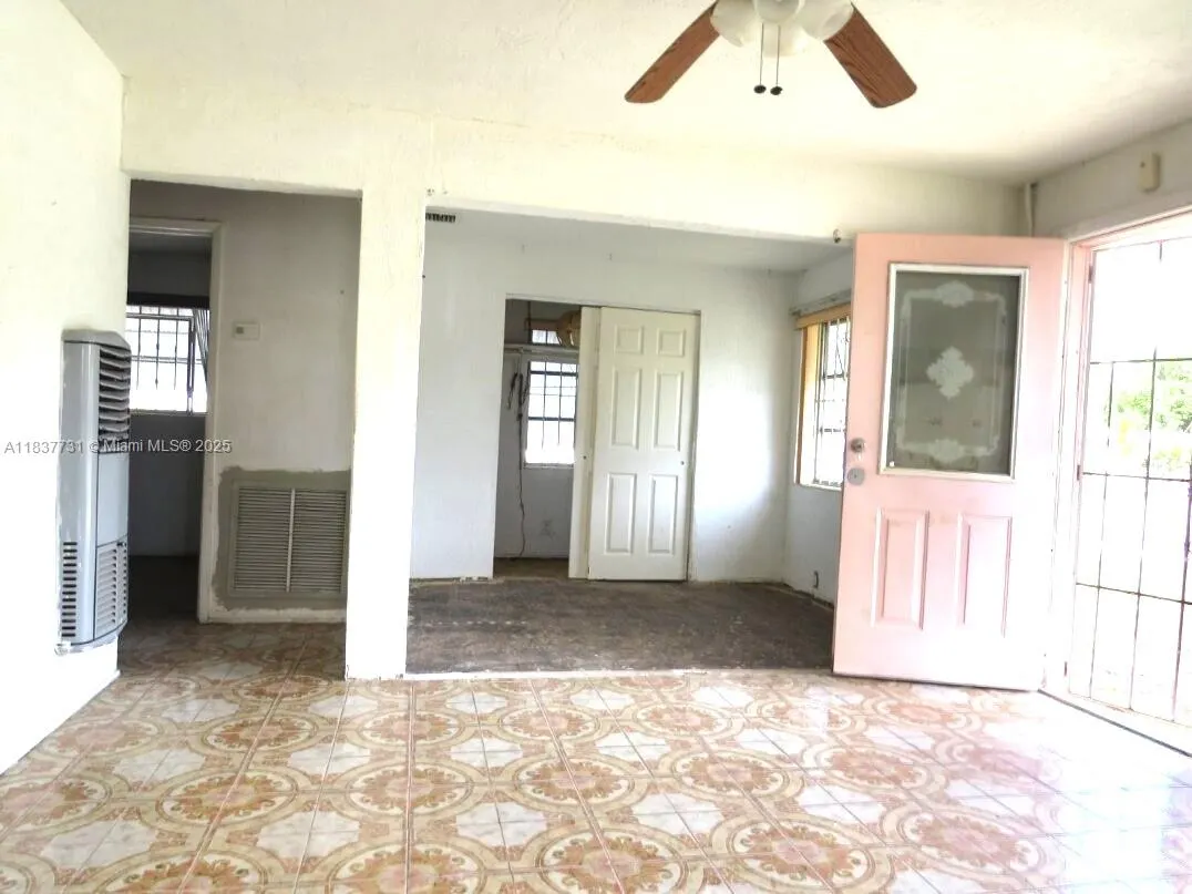 525 NW 16th St