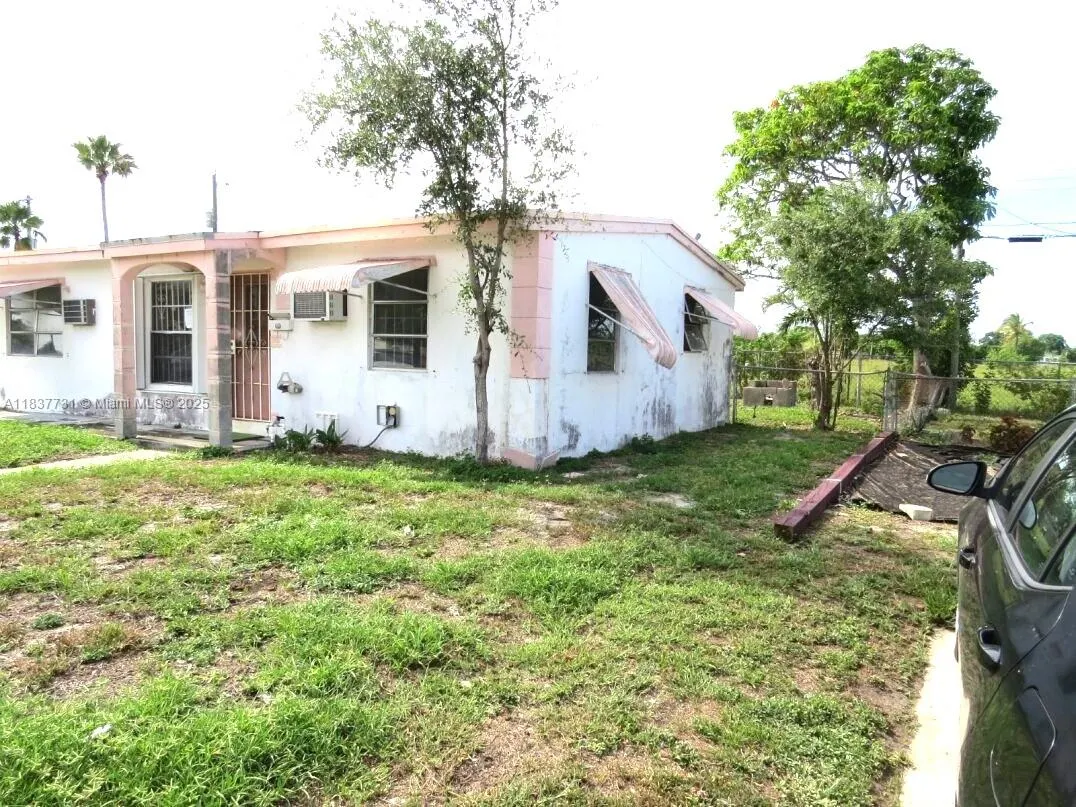 525 NW 16th St