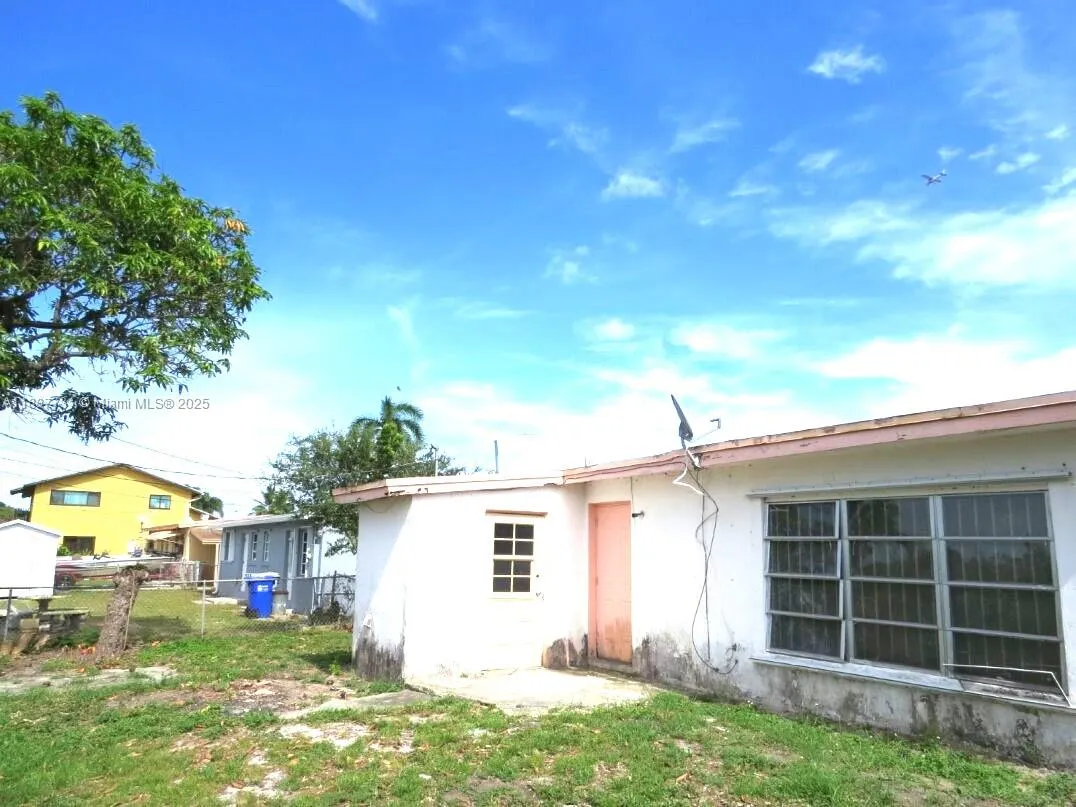 525 NW 16th St