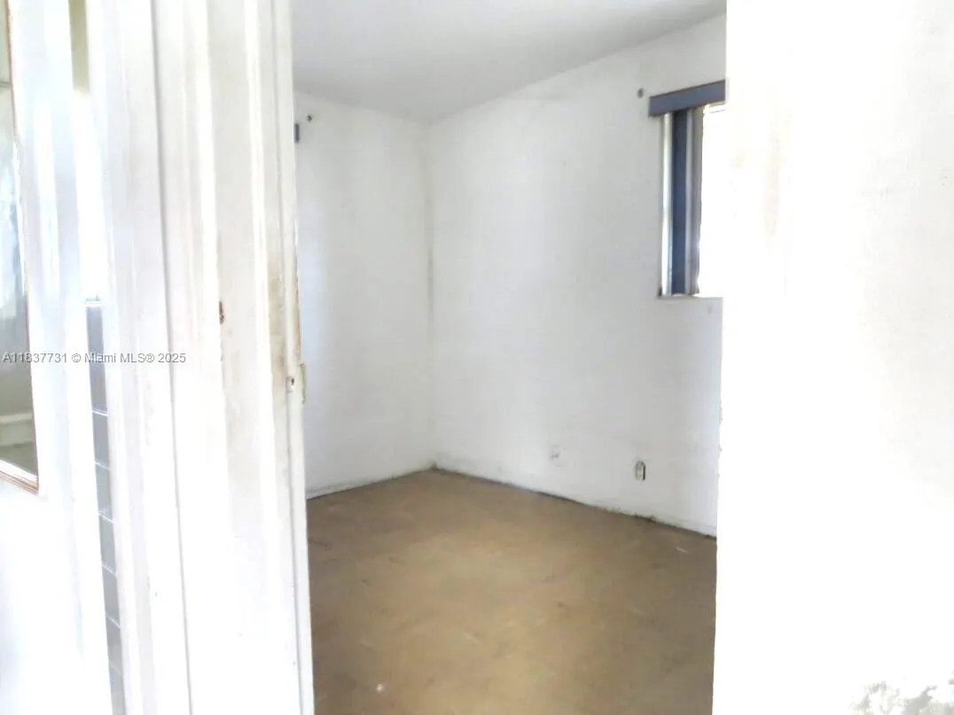 525 NW 16th St