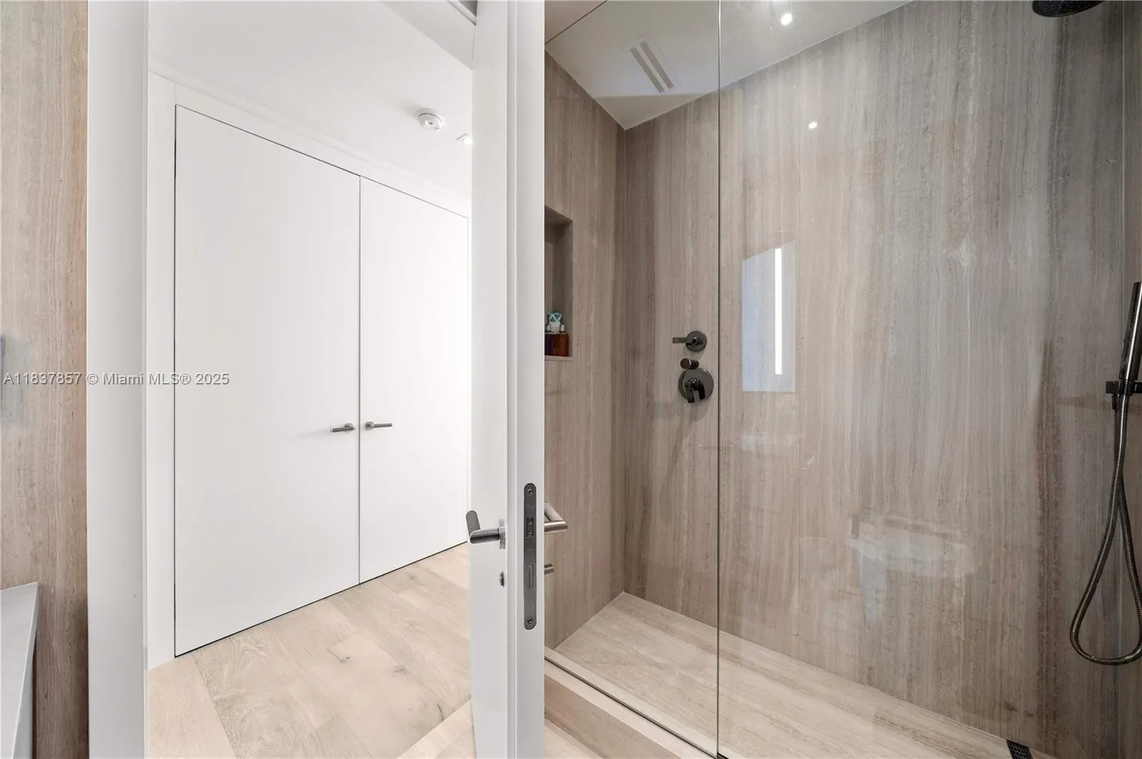 6101 Aqua Ave, #602