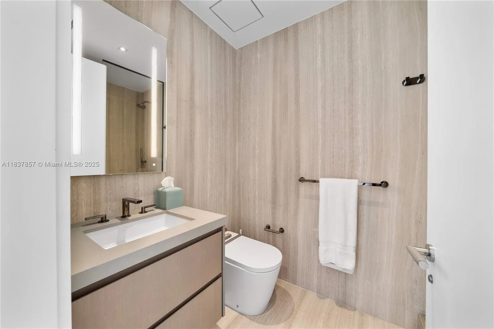 6101 Aqua Ave, #602